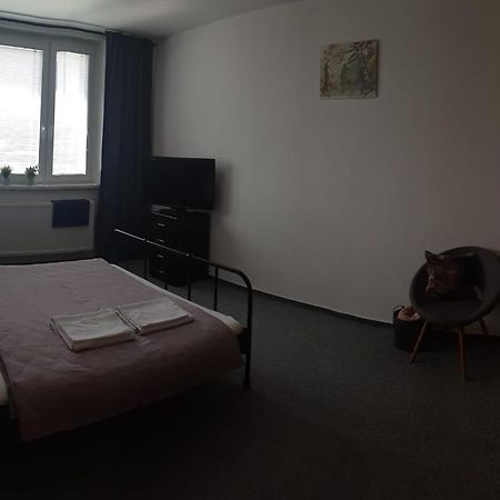 Ferienwohnung Byt Pro Dva Blansko Exterior foto