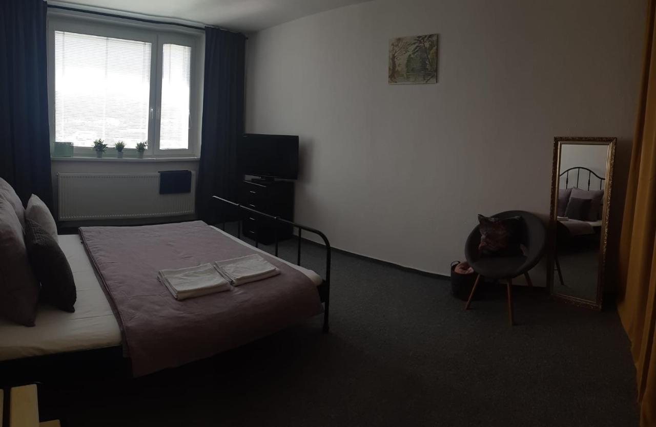 Ferienwohnung Byt Pro Dva Blansko Exterior foto